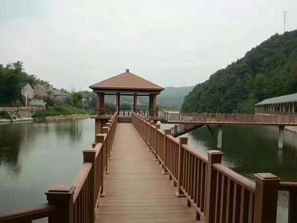 木圍欄護欄